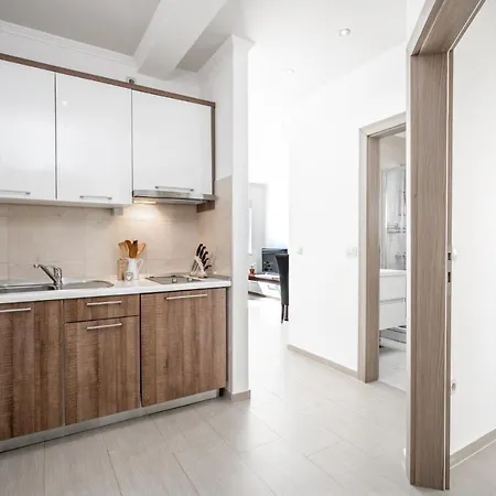 Cavar, Close To The