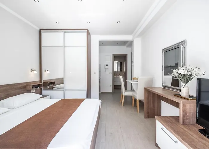 Cavar, Close To The Apartamento *