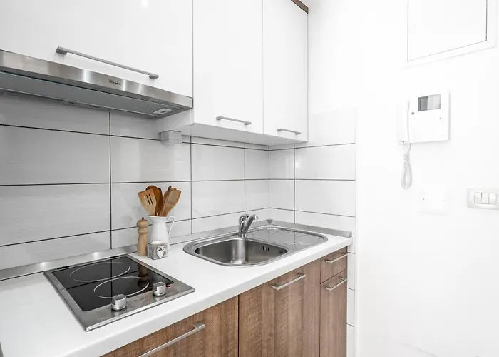 Cavar, Close To The Apartamento Makarska