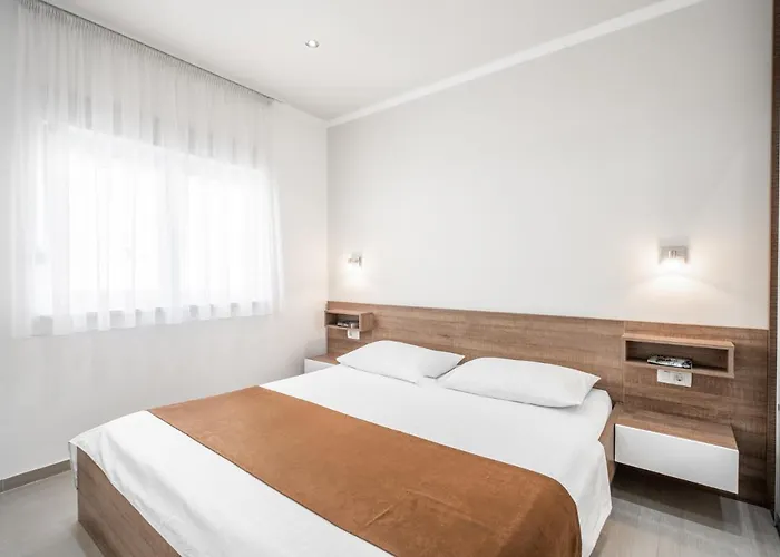 Cavar, Close To The Apartamento *